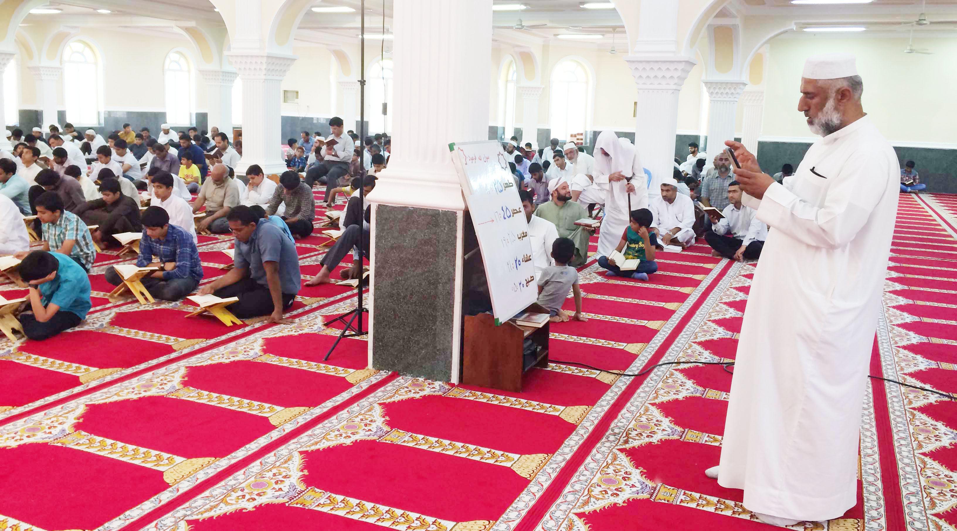 ضبط تلاوت قرآن کریم در مسجد جامع بستک به مدت 10 روز _1